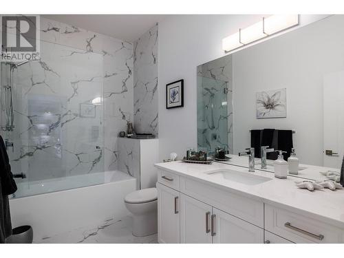 3338 Chocolate Lily Lane, Kelowna, BC - Indoor Photo Showing Bathroom