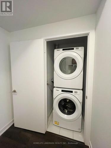 125 - 251 Manitoba Street, Toronto, ON - Indoor Photo Showing Laundry Room