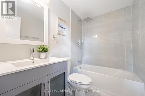 6 Hawkins Court, Brampton, ON - Indoor Photo Showing Bathroom
