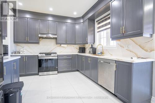 73 Pathway Drive, Brampton, ON - Indoor Photo Showing Kitchen With Stainless Steel Kitchen With Upgraded Kitchen