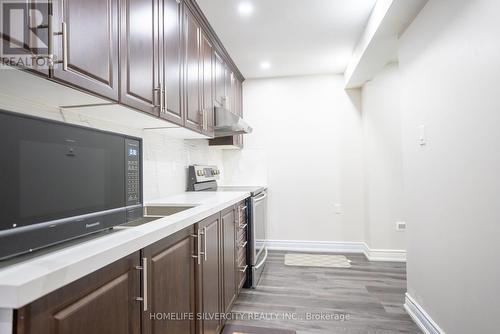 73 Pathway Drive, Brampton, ON - Indoor Photo Showing Kitchen With Upgraded Kitchen