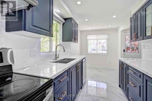 306 Benesfort Crescent, Kitchener, ON - Indoor Photo Showing Kitchen With Double Sink With Upgraded Kitchen