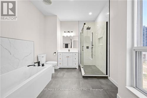 614 - 66 Bay Street S, Hamilton, ON - Indoor Photo Showing Bathroom