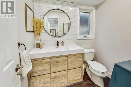 491 Jones Road, Hamilton, ON - Indoor Photo Showing Bathroom