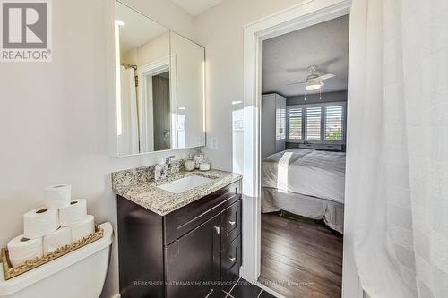 491 Jones Road, Hamilton, ON - Indoor Photo Showing Bathroom