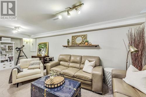 491 Jones Road, Hamilton, ON - Indoor Photo Showing Living Room