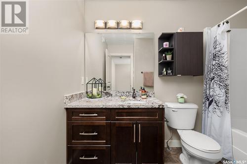 1713 11Th Avenue Nw, Moose Jaw, SK - Indoor Photo Showing Bathroom