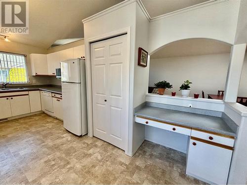 350 Hudson Street Nw Unit# 5, Salmon Arm, BC - Indoor Photo Showing Kitchen With Double Sink