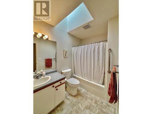 350 Hudson Street Nw Unit# 5, Salmon Arm, BC - Indoor Photo Showing Bathroom