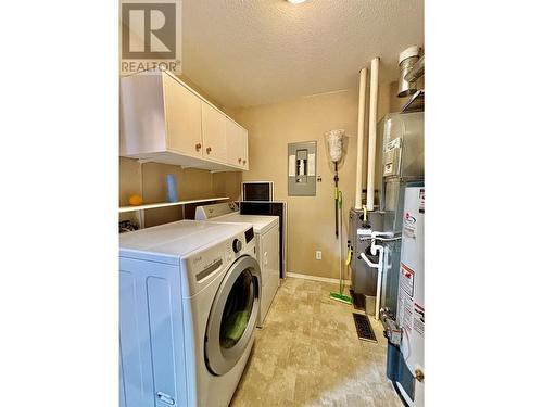 350 Hudson Street Nw Unit# 5, Salmon Arm, BC - Indoor Photo Showing Laundry Room