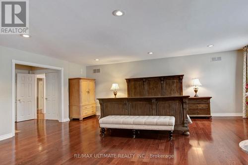 1 Versailles Court, Toronto (Banbury-Don Mills), ON - Indoor