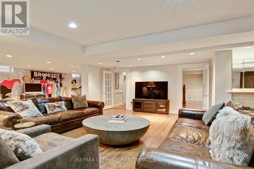 1 Versailles Court, Toronto, ON - Indoor Photo Showing Living Room