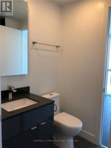 5010 - 7 Grenville Street, Toronto, ON - Indoor Photo Showing Bathroom