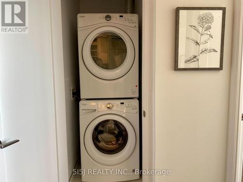 1005 - 101 Erskine Avenue, Toronto, ON - Indoor Photo Showing Laundry Room