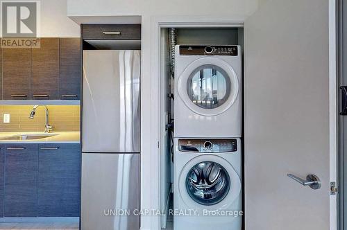 502 - 90 Trinity Street, Toronto, ON - Indoor Photo Showing Laundry Room