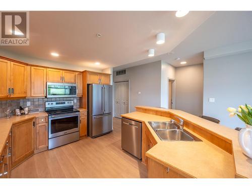 100 Lakeshore Drive Unit# 415, Penticton, BC - Indoor Photo Showing Kitchen With Stainless Steel Kitchen With Double Sink
