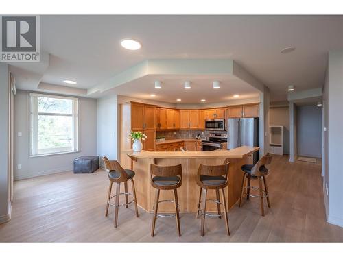 100 Lakeshore Drive Unit# 415, Penticton, BC - Indoor Photo Showing Dining Room