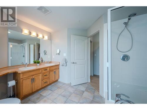 100 Lakeshore Drive Unit# 415, Penticton, BC - Indoor Photo Showing Bathroom