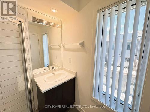 805 - 1525 Kingston Road, Pickering, ON - Indoor Photo Showing Bathroom