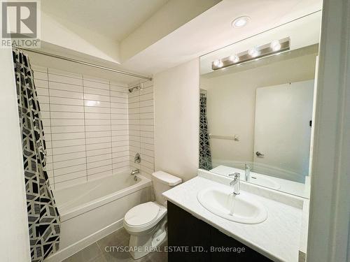 805 - 1525 Kingston Road, Pickering, ON - Indoor Photo Showing Bathroom