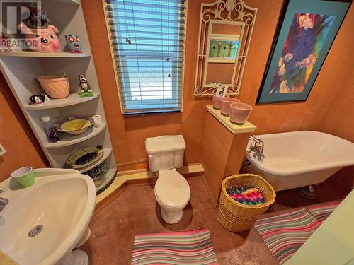 2448 Highway 3, Princeton, BC - Indoor Photo Showing Bathroom