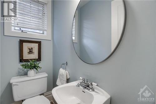 10 Cobalt Avenue, Ottawa, ON - Indoor Photo Showing Bathroom