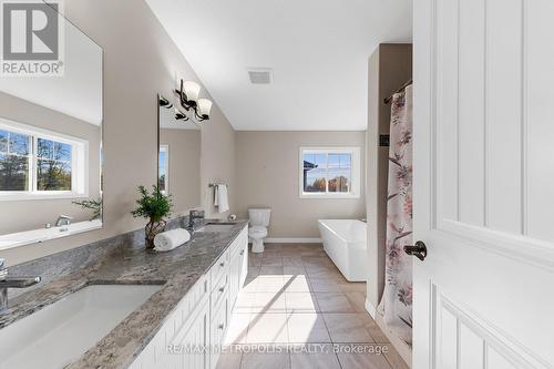 248 Tall Grass Crescent, Kitchener, ON - Indoor Photo Showing Bathroom