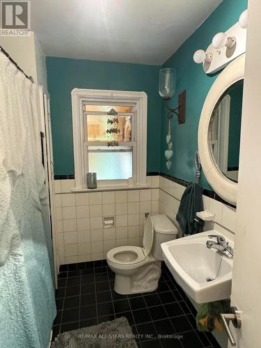 18 Aylesford Drive, Toronto, ON - Indoor Photo Showing Bathroom