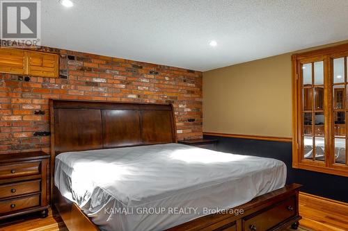 2 - 36 Oakridge Avenue, St. Catharines, ON - Indoor Photo Showing Bedroom