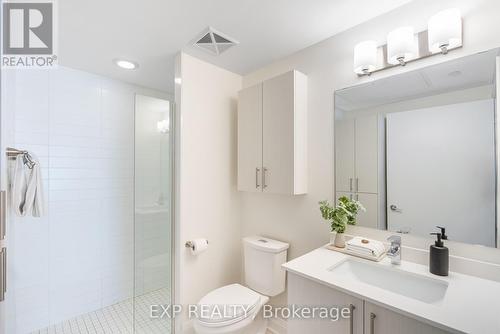 309 - 112 Woodbridge Avenue, Vaughan, ON - Indoor Photo Showing Bathroom