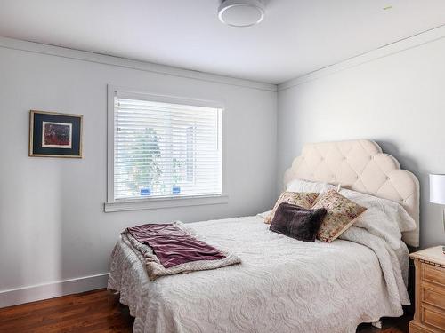 3083 Harwood Road, Lake Country, BC - Indoor Photo Showing Bedroom