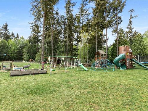 1421 Greig Rd, Parksville, BC - Outdoor With Backyard