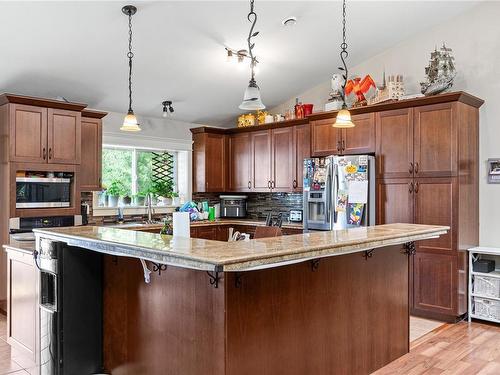 1421 Greig Rd, Parksville, BC - Indoor Photo Showing Kitchen