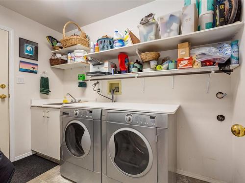 5955 Devon Pl, Nanaimo, BC - Indoor Photo Showing Laundry Room