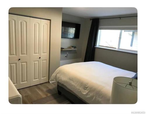 3519 Auchinachie Rd, Duncan, BC - Indoor Photo Showing Bedroom