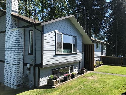 3519 Auchinachie Rd, Duncan, BC - Outdoor With Exterior