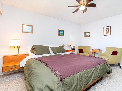908 Rankin Rd, Esquimalt, BC - Indoor Photo Showing Bedroom
