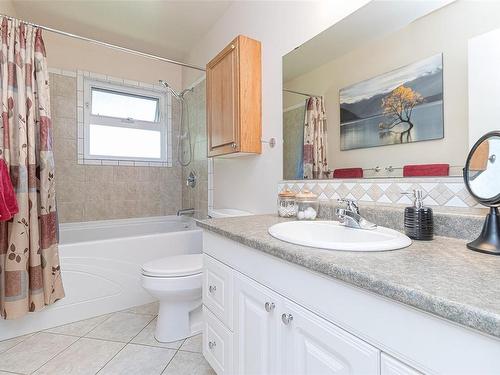 908 Rankin Rd, Esquimalt, BC - Indoor Photo Showing Bathroom