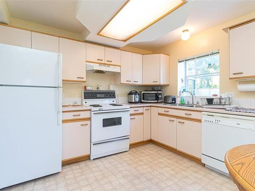908 Rankin Rd, Esquimalt, BC - Indoor Photo Showing Kitchen With Double Sink