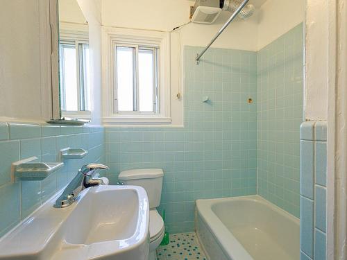 Bathroom - 4018 Rue Mackenzie, Montréal (Côte-Des-Neiges/Notre-Dame-De-Grâce), QC - Indoor Photo Showing Bathroom