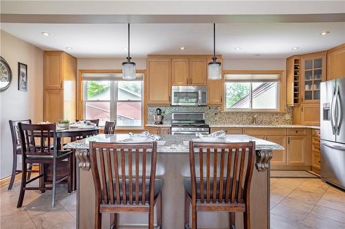 11 Glengarry Road, St. Catharines, ON - Indoor Photo Showing Kitchen