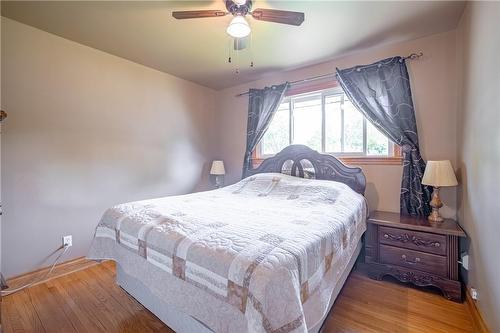 11 Glengarry Road, St. Catharines, ON - Indoor Photo Showing Bedroom
