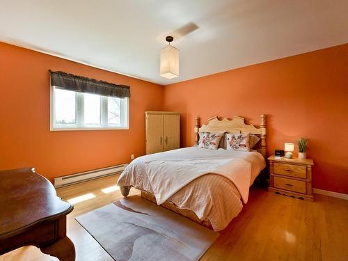 Chambre Ã Â coucher - 621 Rue Des Muguets, Coaticook, QC - Indoor Photo Showing Bedroom