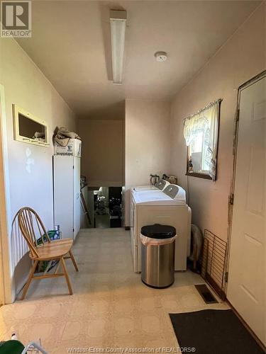 4140 7Th Concession, Windsor, ON - Indoor Photo Showing Laundry Room