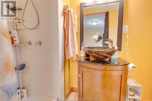 2361 Fraser Avenue, Windsor, ON - Indoor Photo Showing Bathroom