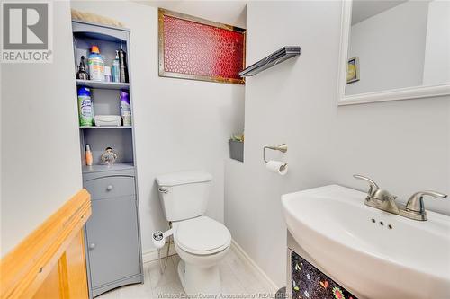 2361 Fraser Avenue, Windsor, ON - Indoor Photo Showing Bathroom
