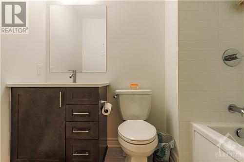 625 Capricorn Circle, Ottawa, ON - Indoor Photo Showing Bathroom
