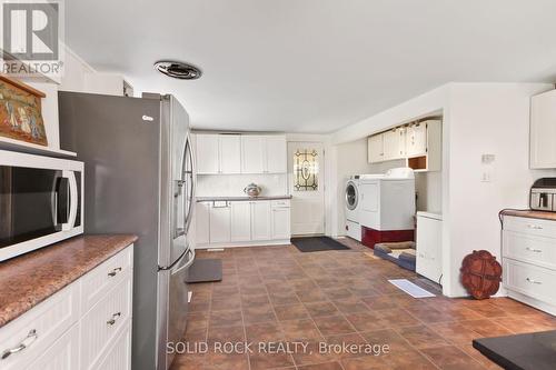 377 Sand Lake Road, Rideau Lakes, ON - Indoor Photo Showing Kitchen