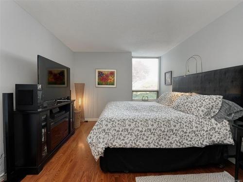 102-630 Montreal St, Victoria, BC - Indoor Photo Showing Bedroom