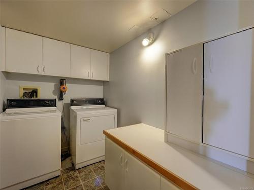 102-630 Montreal St, Victoria, BC - Indoor Photo Showing Laundry Room